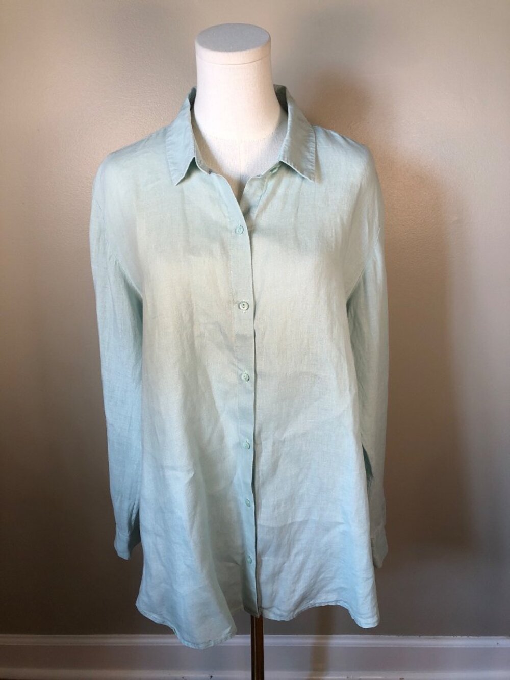 Eileen Fisher Button Down Pastel Green Linen Shirt MED Minimalist Luxury Coastal